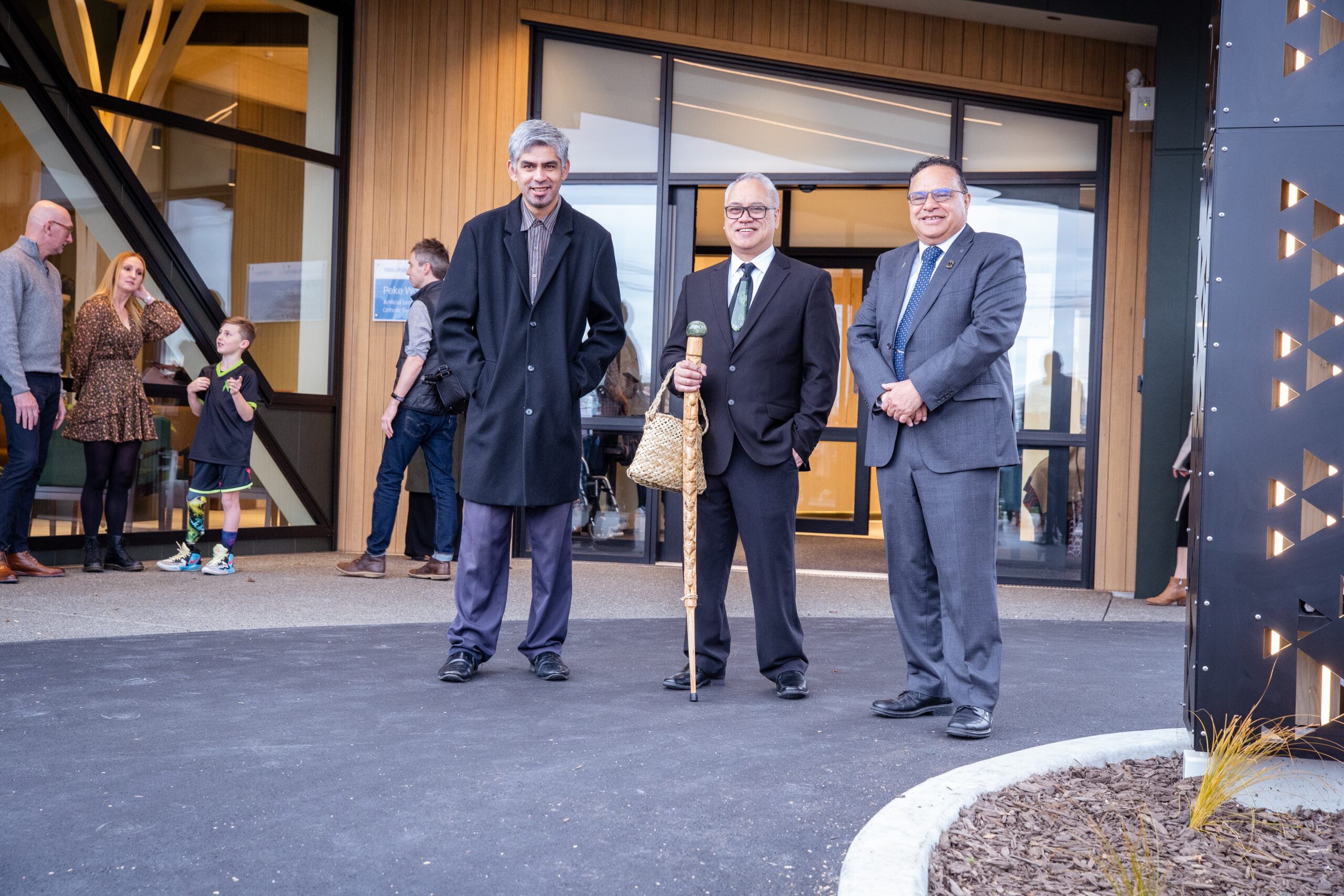 From left to right: Maaka Tau of Ngāi Tahu and Ngāi Tūāhuriri, Peke Waihanga Rakau Rangatira Cultural Advisor Ken Te Tau and Peke Waihanga Chair George Reedy at the Christchurch opening event.